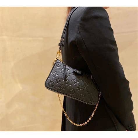 louis vuitton pouchet|easy pouch louis vuitton.